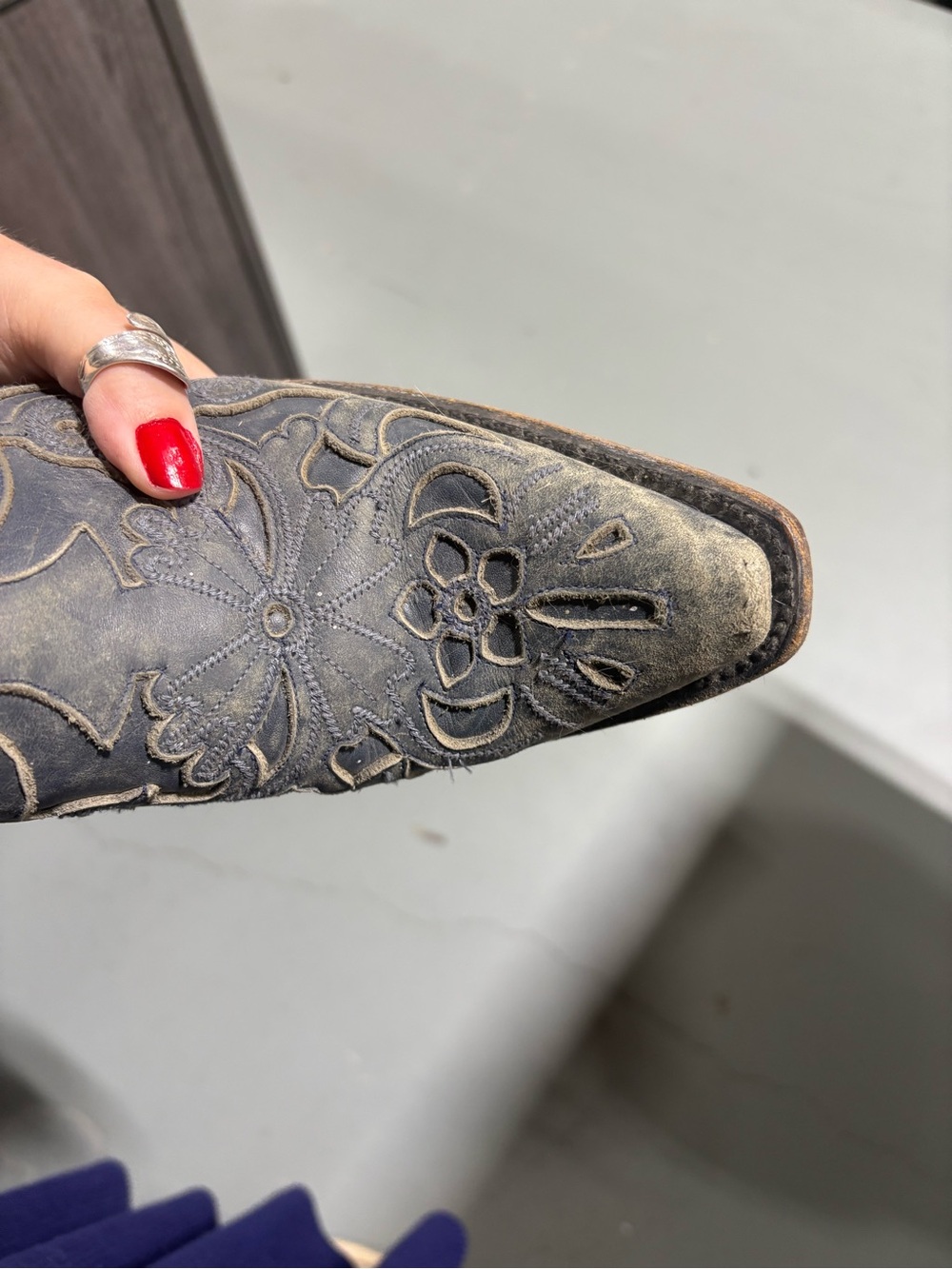 Embroidered Distressed Blue washed lane robin 9M Cowgirl Boots - Picture 4 of 7